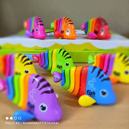 Wind-Up Wiggling Rainbow Fish Toy